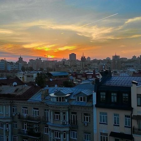 Mansard Apartment Antonovicha 4 Киев Экстерьер фото