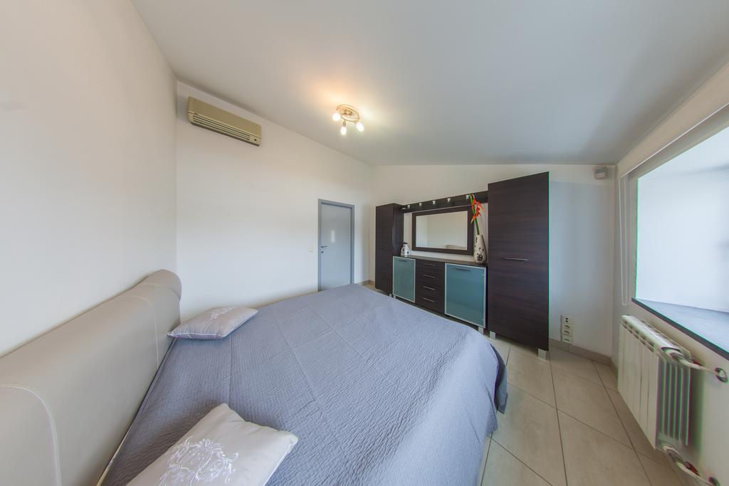 Mansard Apartment Antonovicha 4 Киев Экстерьер фото