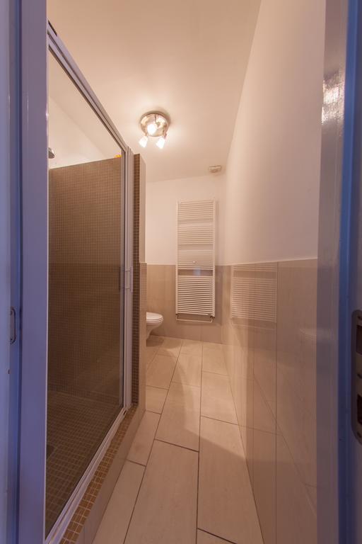 Mansard Apartment Antonovicha 4 Киев Номер фото