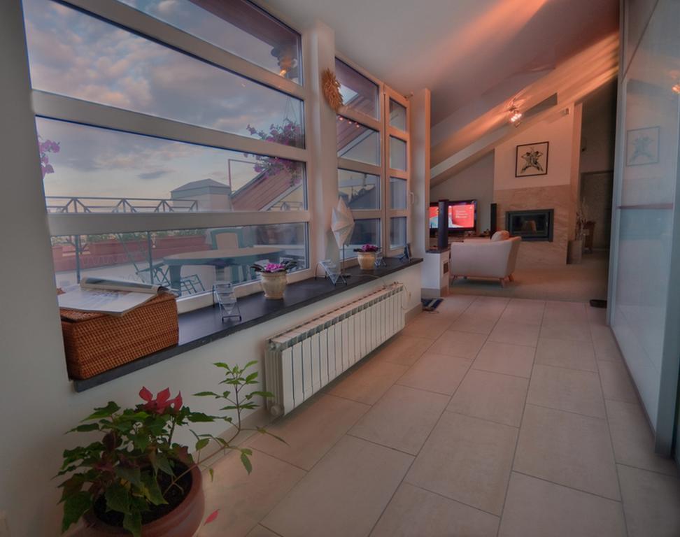 Mansard Apartment Antonovicha 4 Киев Экстерьер фото