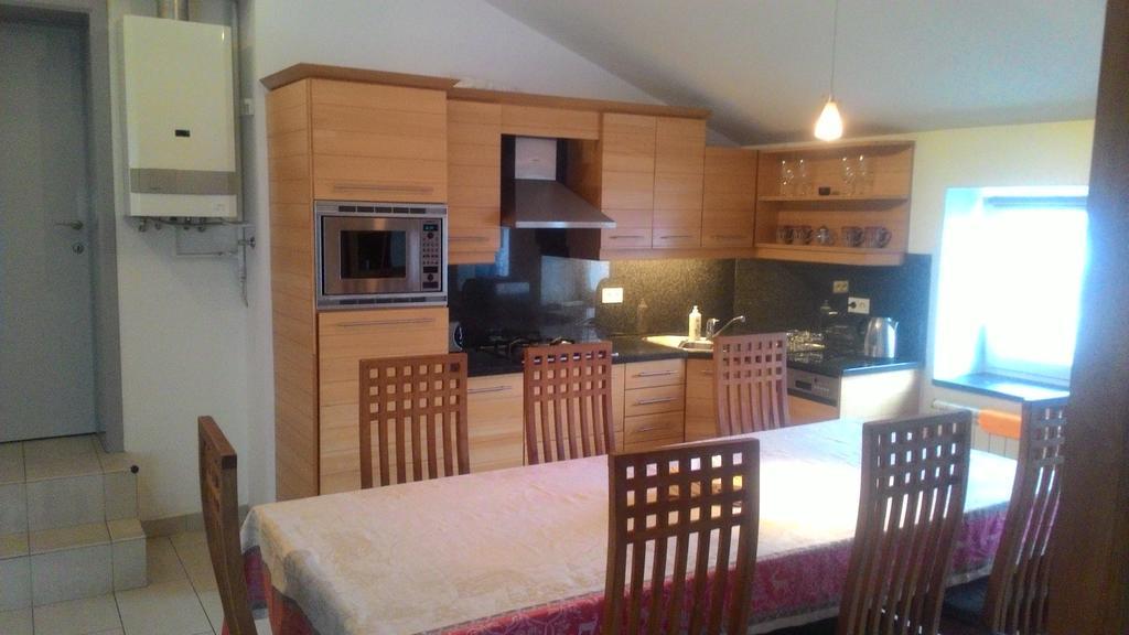 Mansard Apartment Antonovicha 4 Киев Экстерьер фото