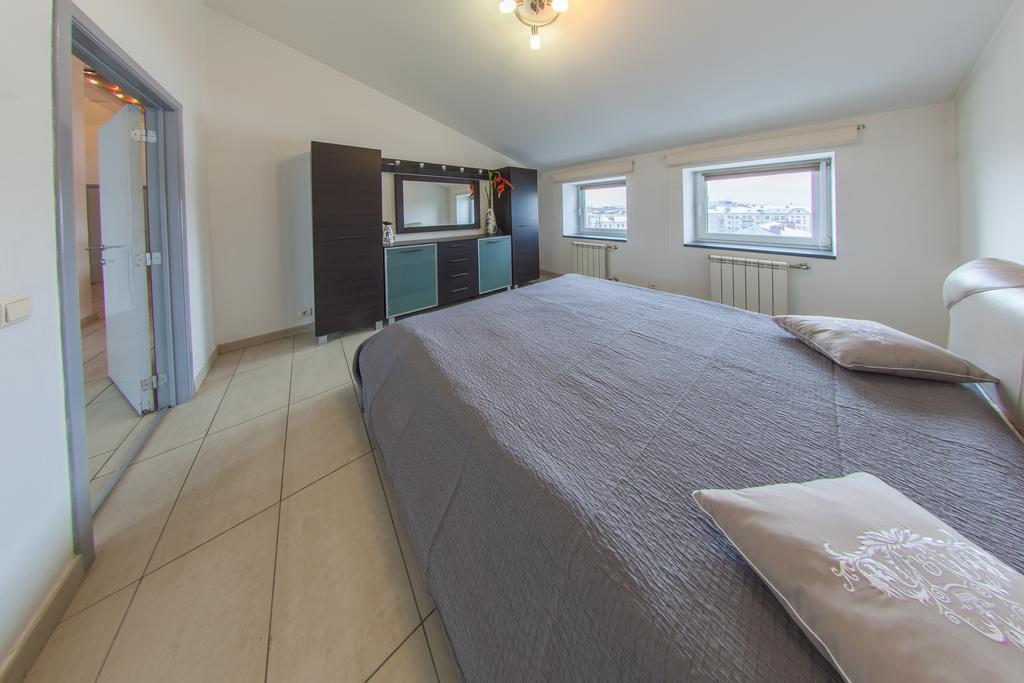 Mansard Apartment Antonovicha 4 Киев Экстерьер фото