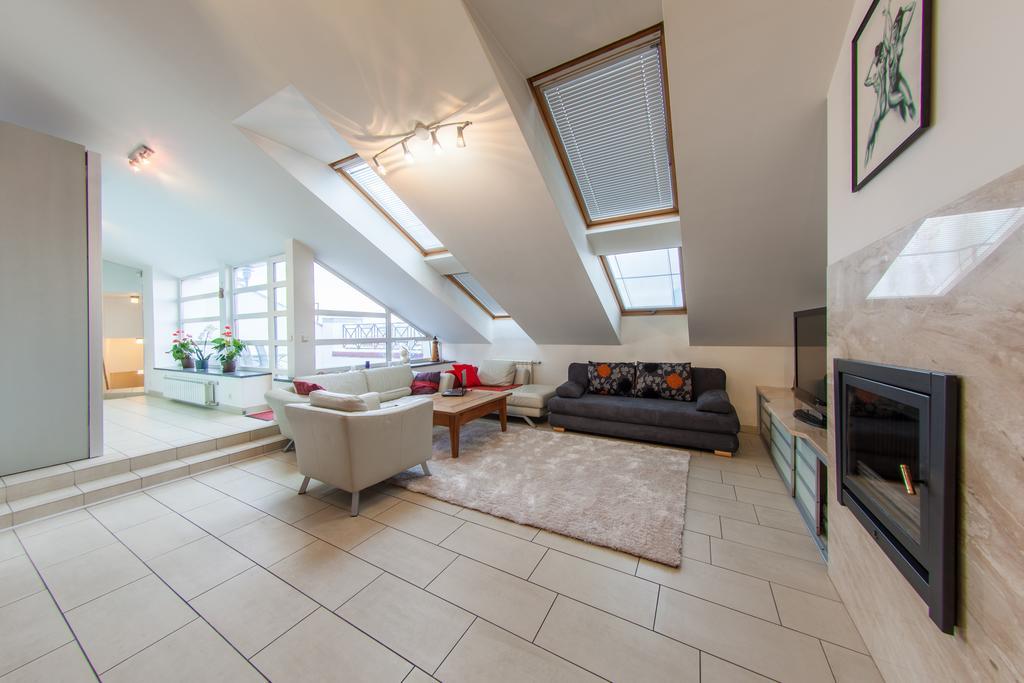 Mansard Apartment Antonovicha 4 Киев Экстерьер фото