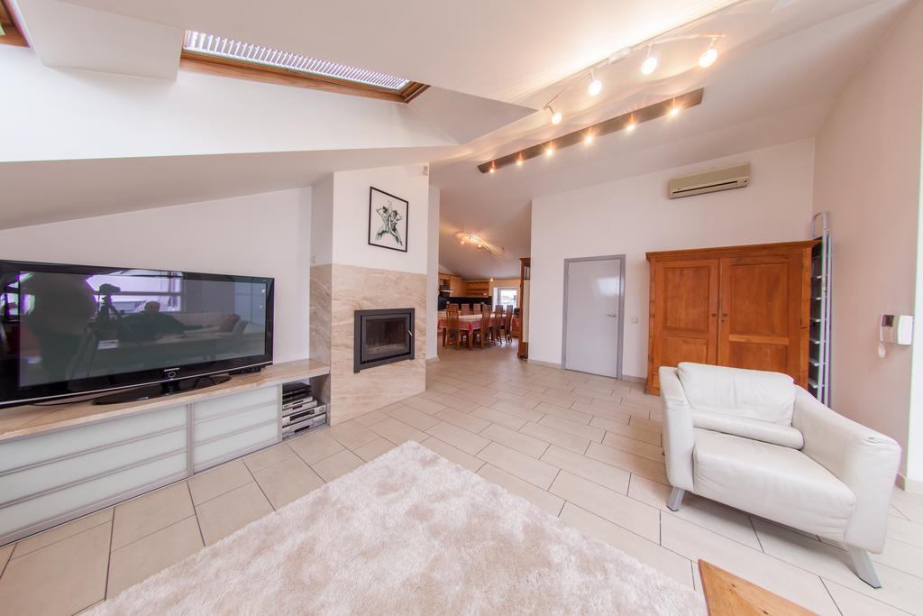 Mansard Apartment Antonovicha 4 Киев Экстерьер фото
