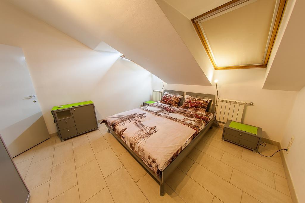 Mansard Apartment Antonovicha 4 Киев Экстерьер фото